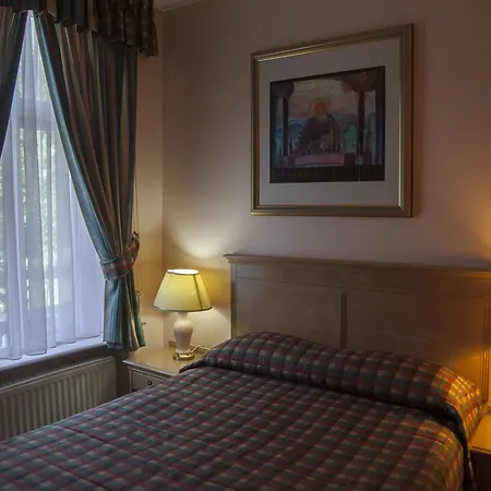 Her Majesty Hotel